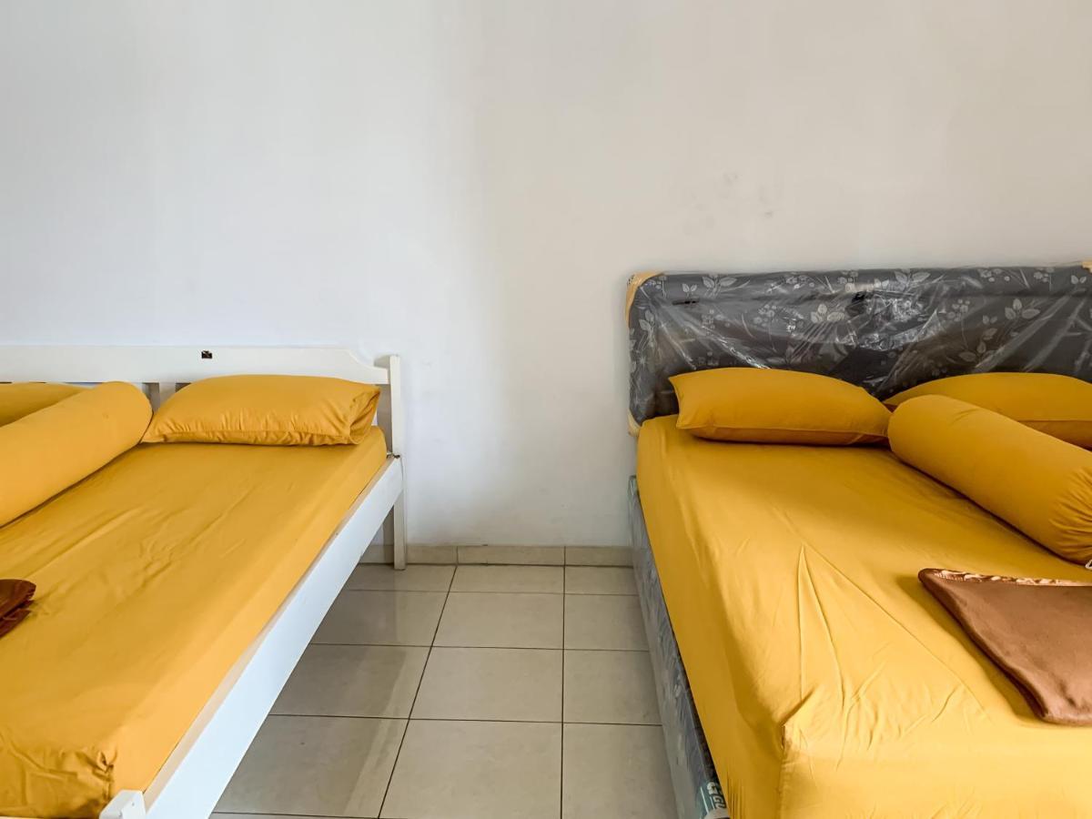 Beranda Istirahat Villa 4Br At Galaxy Resort Puncak Cikundul Exterior foto