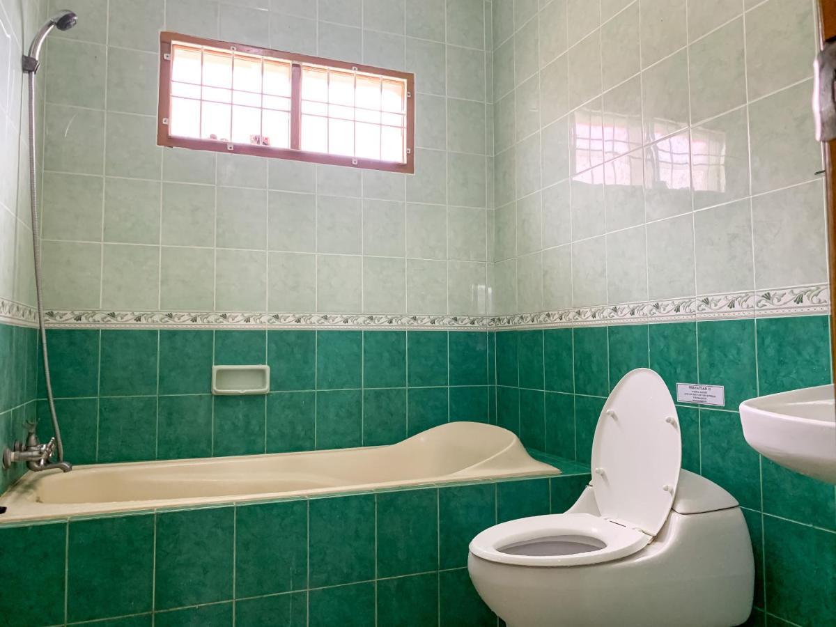 Beranda Istirahat Villa 4Br At Galaxy Resort Puncak Cikundul Exterior foto